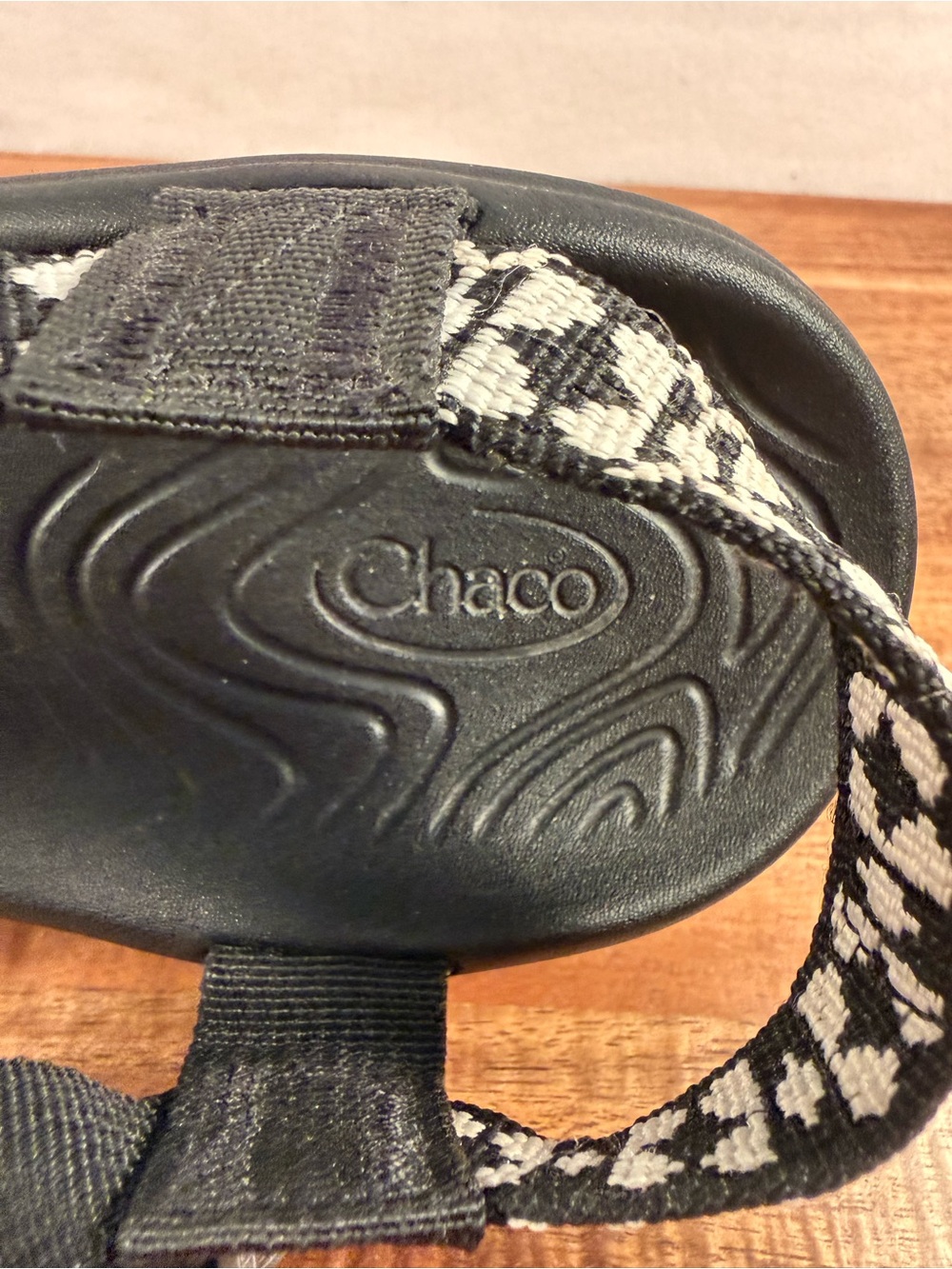 Chaco Z/2 Cloud Black and White Sandals Size 9 NWOT - Picture 10 of 12